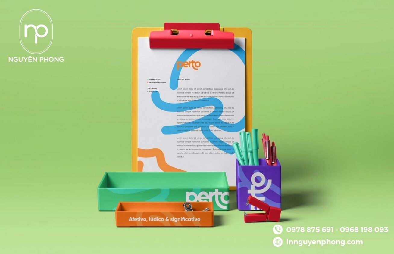 Logo giáo dục in trên kẹp file